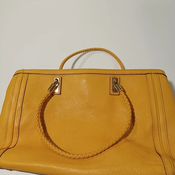 Gucci Bella Medium Tote Bag - Picture 8 of 14